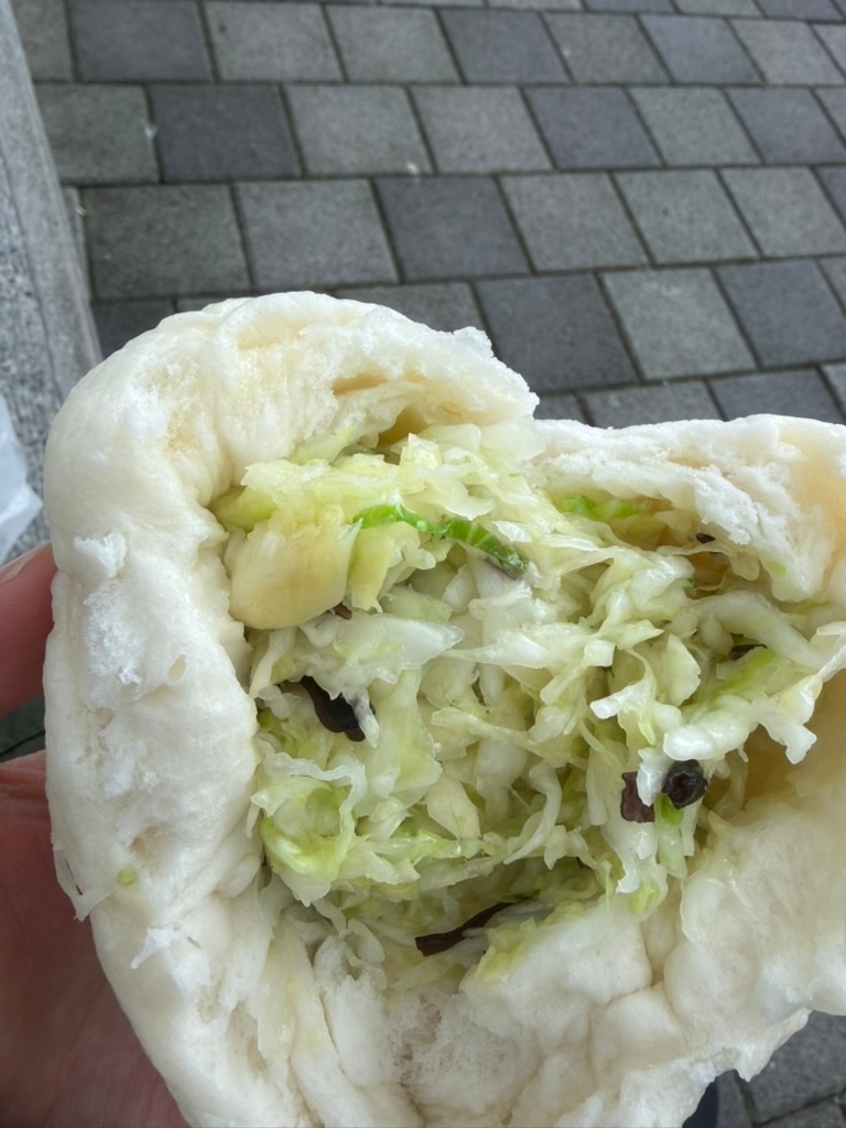 極品光復素食包子の高麗菜包・キャベツ肉まん