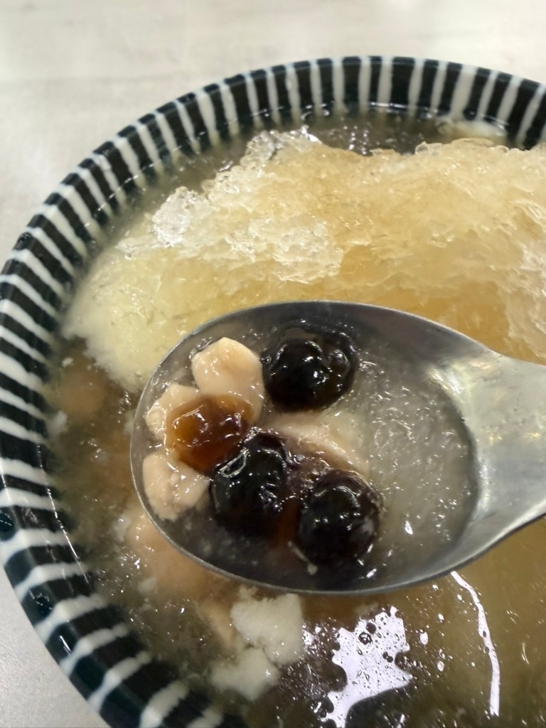 豆花森：傳統豆花のトッピング（タピオカとピーナッツ）