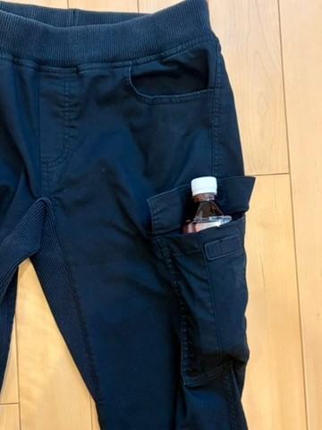 ワークマンパンツのポケットにペットボトル入れてみた