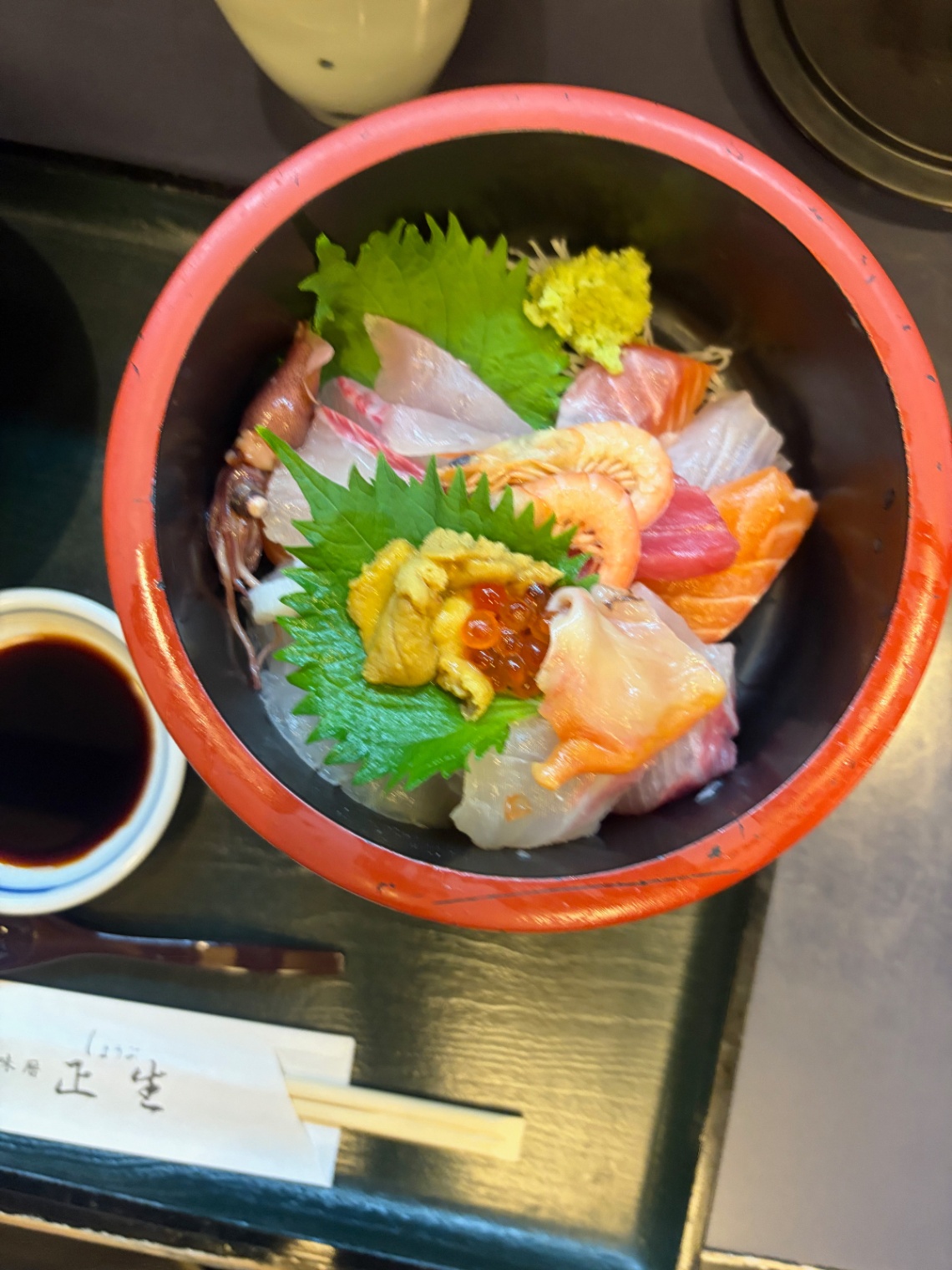 味暦 正生の豪華2段重ね上ちらし 12種類の新鮮ネタがぎっしり
