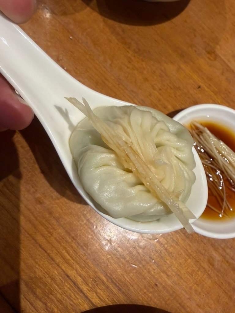 鼎泰豊のヘチマとえび小籠包・あっさりスープ