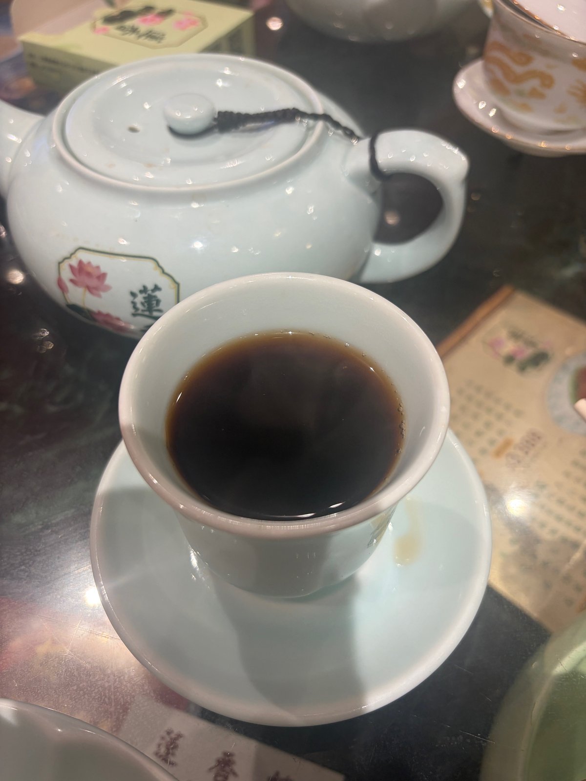 コーヒーのような色になったプーアル茶